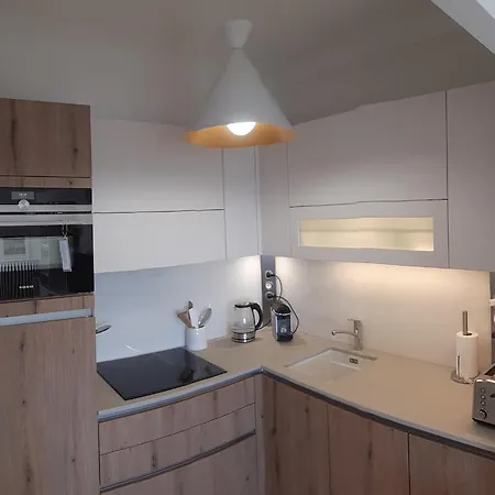 Neptune 5, Floor Studio, Sea View 公寓 芒通