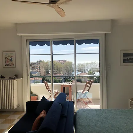 Neptune 5, Floor Studio, Sea View Апартаменты