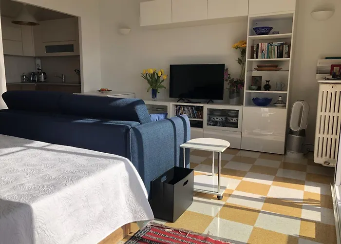 Neptune 5, Floor Studio, Sea View Ментона