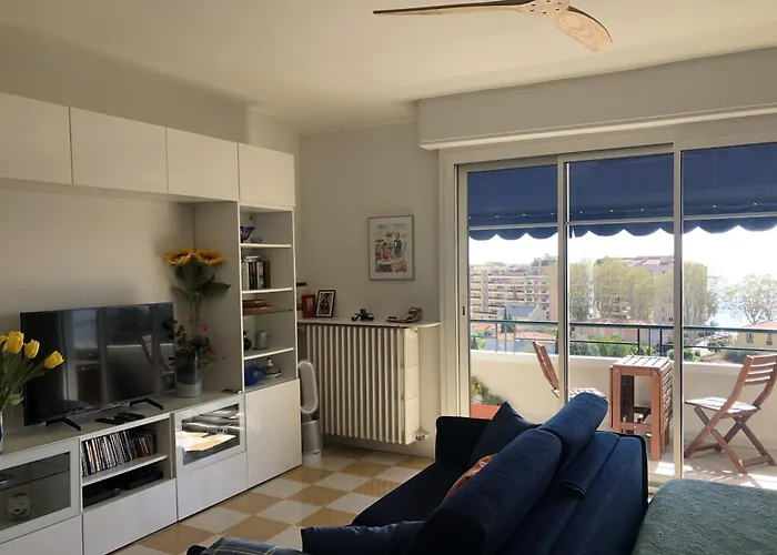 Neptune 5, Floor Studio, Sea View Апартаменты Ментона