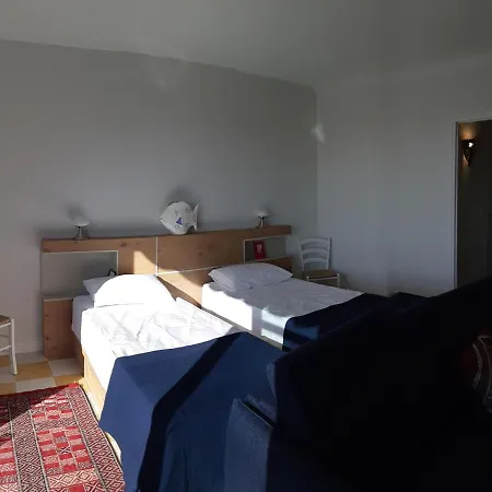 Neptune 5, Floor Studio, Sea View Διαμέρισμα Μεντόν