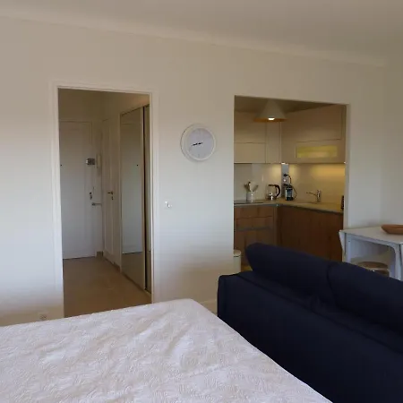 Neptune 5, Floor Studio, Sea View Menton