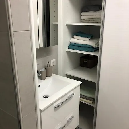 Neptune 5, Floor Studio, Sea View *