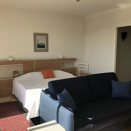 Neptune 5, Floor Studio, Sea View Μεντόν