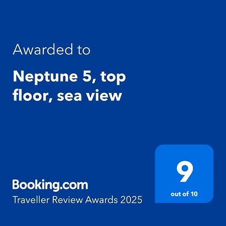 Neptune 5, Floor Studio, Sea View