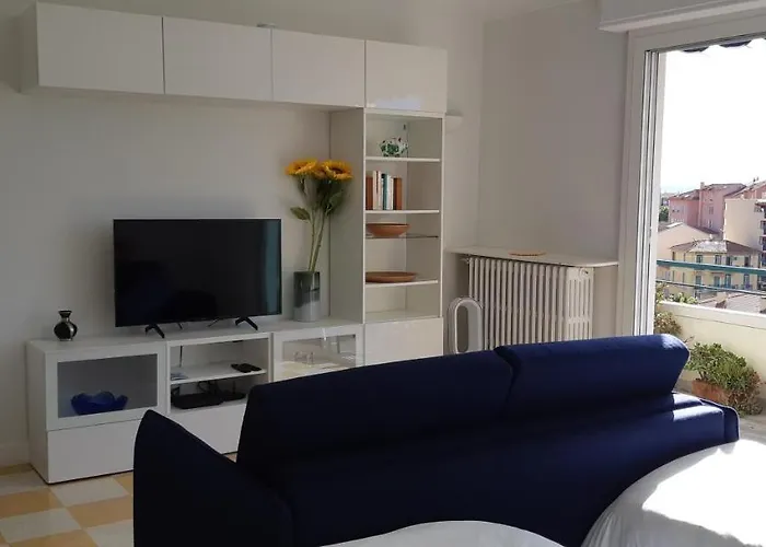 Neptune 5, Floor Studio, Sea View * מנטון