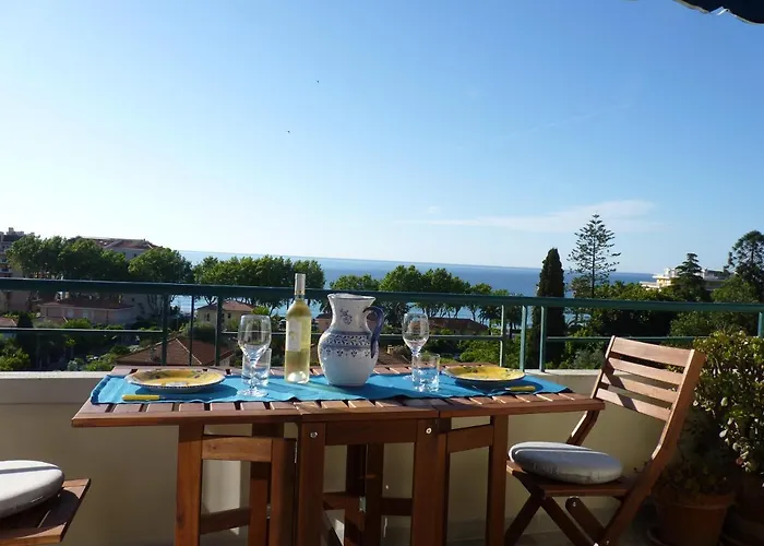 דירה Neptune 5, Floor Studio, Sea View מנטון