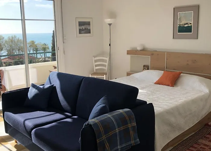 Neptune 5, Floor Studio, Sea View * מנטון