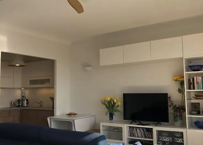 Neptune 5, Floor Studio, Sea View Apartment